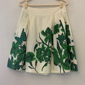 Nathalie le’te’ Paris cream colored skirt with green flowers and beading Size 8